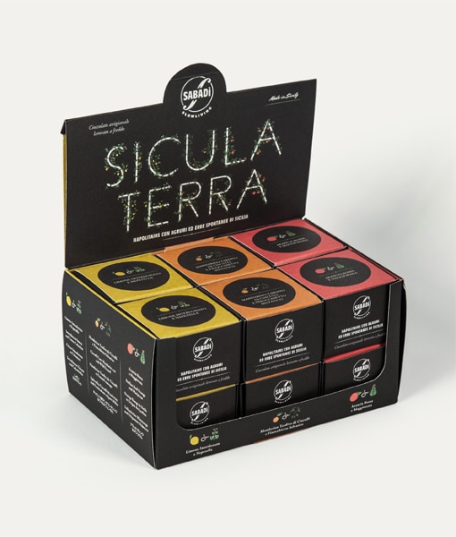 SICULA TERRA - Confezione assortita di cioccolatini aromatizzati con agrumi ed erbe spontanee di Sicilia 2 Scatola regalo cioccolatini di Modica