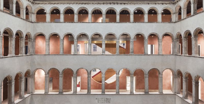 Apre il tempio del lusso a Venezia. Il Cioccolato di Modica Sabadì scelto dal gruppo LVMH 1 La ristrutturazione del Fondaco dei Tedeschi a Venezia 03